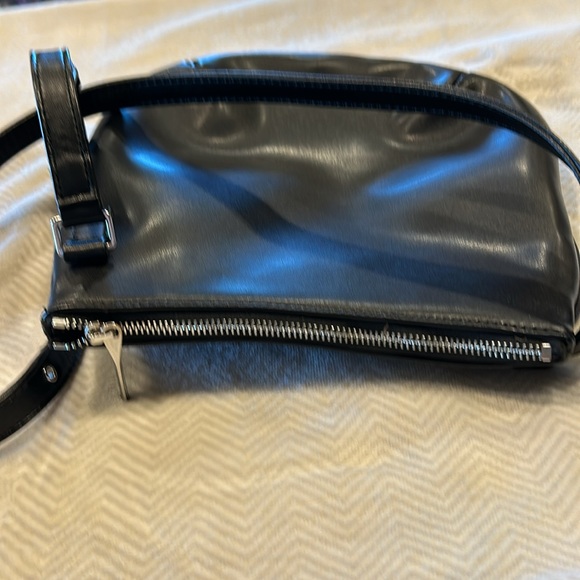 Black Matt and Nat crossbody purse - Picture 2 of 2